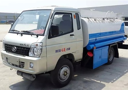 3噸灑水車圖片_3噸時風(fēng)風(fēng)菱藍(lán)牌綠化灑水車