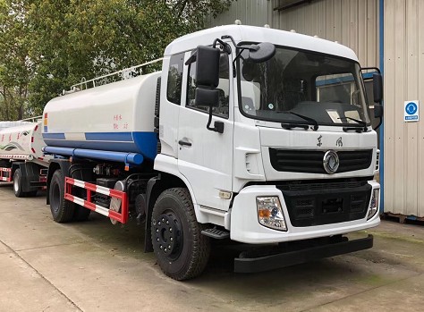 國(guó)六15方東風(fēng)隨專D913灑水車(chē) 國(guó)六15方東風(fēng)隨專D913灑水車(chē)