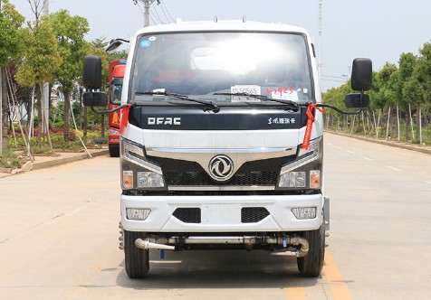 藍(lán)牌灑水車噸位及價格_國六4噸東風(fēng)小福瑞卡藍(lán)牌噴霧灑水車廠家價格