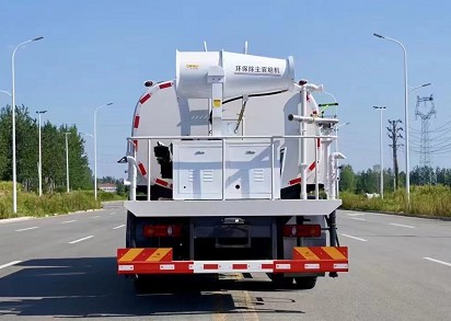 國(guó)六12方東風(fēng)隨專Q7灑水車(chē) 國(guó)六12方東風(fēng)隨專Q7灑水車(chē)