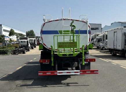 東風(fēng)天錦15方灑水車_東風(fēng)牌DFH5180GPSEX8S型綠化噴灑車 東風(fēng)天錦15方灑水車_東風(fēng)牌DFH5180GPSEX8S型綠化噴灑車